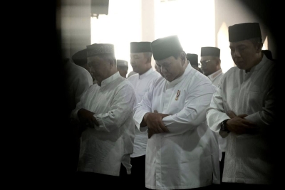 Presiden Prabowo Subianto melaksanakan salat Idulfitri bersama masyarakat di Masjid Darussalam Kabupaten Aceh Tamiang, Provinsi Aceh, pada Sabtu, 21 Maret 2026 bertepatan dengan 1 Syawal 1447 Hijriah. (Foto: BPMI Setpres).