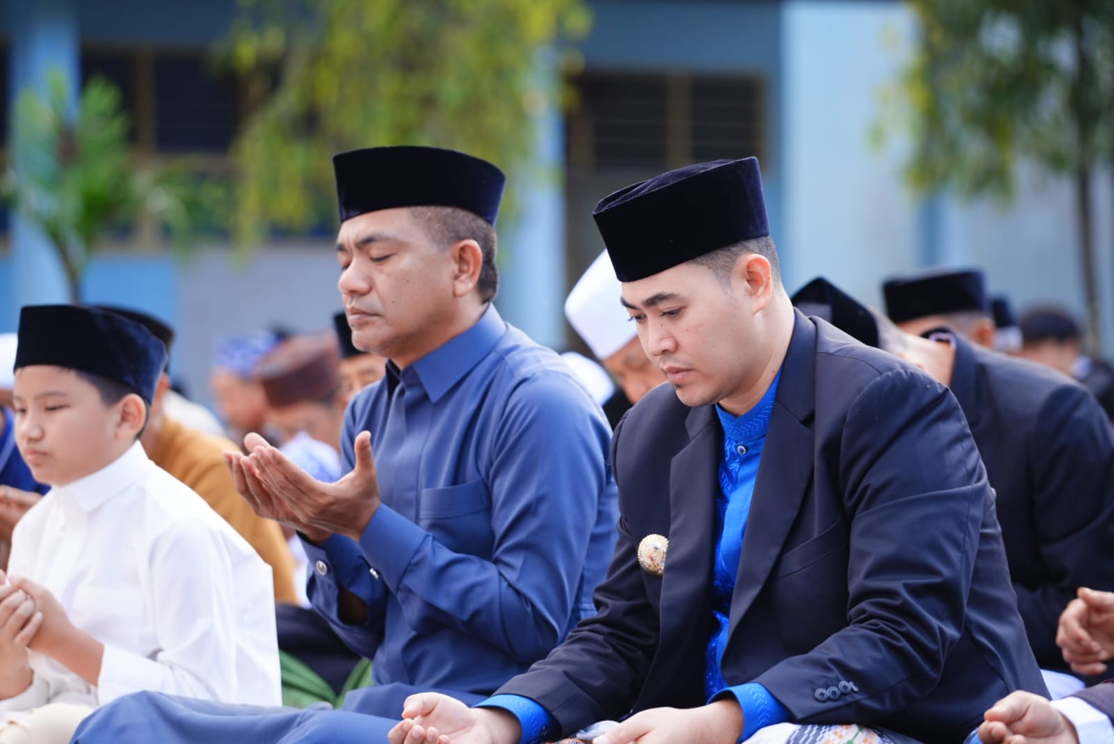 Bupati Kabupaten Pangkep Muhammad Yusran Lalogau melaksanakan salat Id 1447 Hijriah di daerah pegunungan Desa Bantimurung, Kecamatan Tondong Tallasa Kabupaten Pangkep, Sabtu 21 Maret 2026.(Mamat)