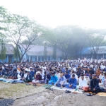 Kabut turun saat menjelang pelaksanaan salat Id 1447 Hijriah di di Lapangan SMA 8 Tondong Tallasa Desa Bantimurung Kecamatan Tondong Tallasa, Sabtu 21 Maret 2026.(Foto: Mamat)