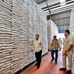 Prabowo Sidak Gudang Bulog Magelang, Pastikan Stok Beras Aman