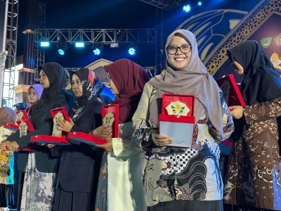 Ma'rifah Qariah asal Pangkep yang menjadi juara terbaik pertama Seni Al-Qur'an Golongan Tilawah Remaja di MTQ-34 Provinsi Sulawesi Selatan (Pangkep TV).