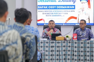 Berikan Pengarahan di Kantah Kota Samarinda, Wamen Ossy: ATR/BPN Harus Jadi Solusi Atas Pembangunan di Kalimantan Timur