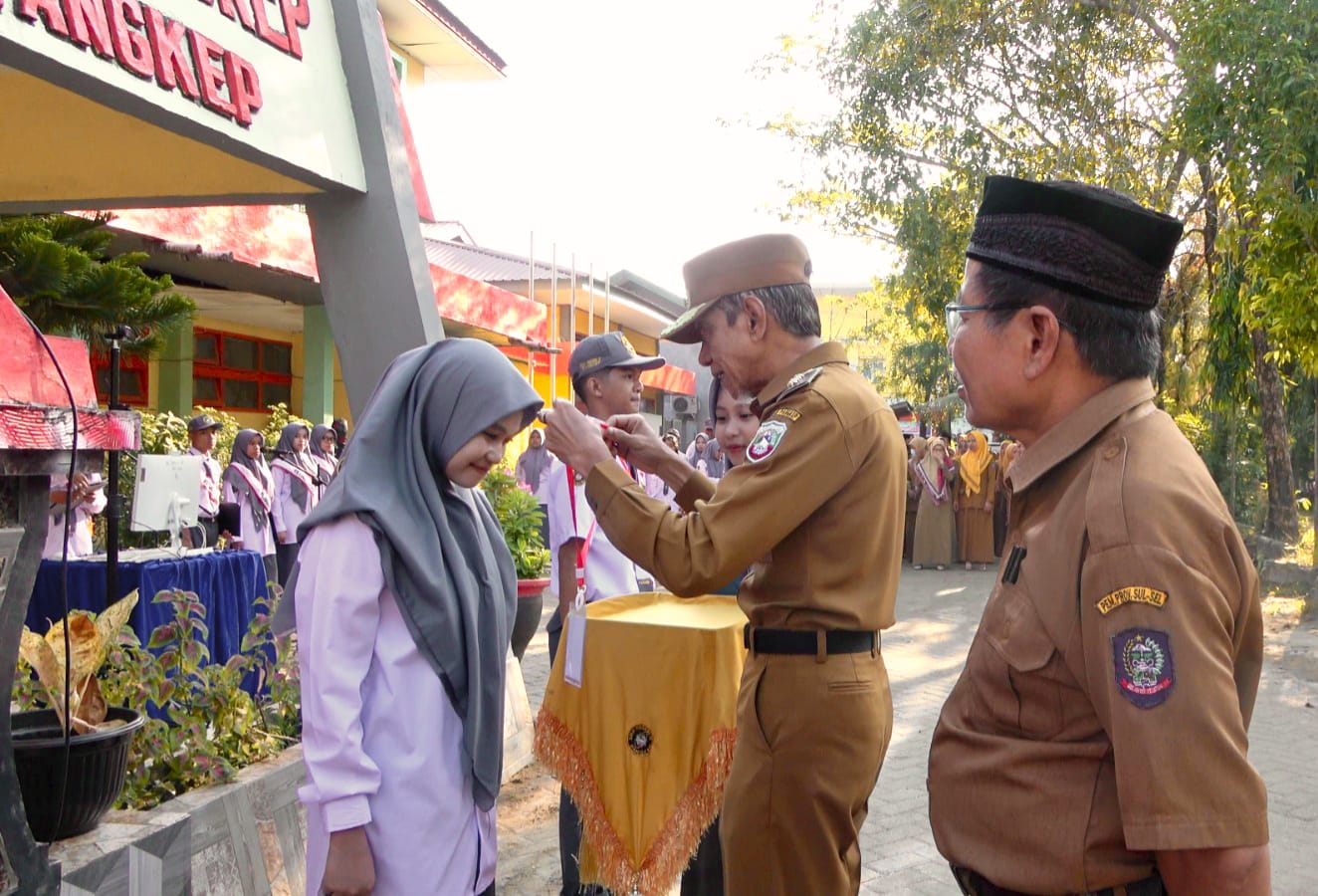 288 Siswa Baru SMAN 11 Pangkep Jalani MPLS Ramah, Wabup Beri Motivasi