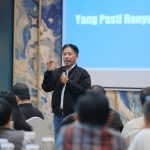 Pemimpin Redaksi Suara.com yang juga adalah salah satu inisiator Local Media Community, Suwarjono dalam kegiatan roadshow diskusi keberlanjutan media dan ekosistem yang dilaksanakan di Pekanbaru, Makassar, dan Surabaya, 10-13 Agusutues 2026. (dok.Local Media Community).