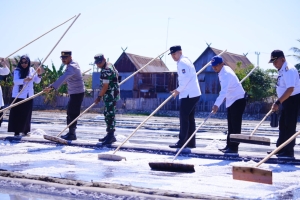 Garam Rakyat Pangkep Berpotensi Hasilkan Produksi Ratusan Ribu Ton